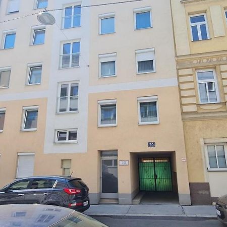 Quiet & Stylish Apartment In Vienna For 4 Guests Екстериор снимка